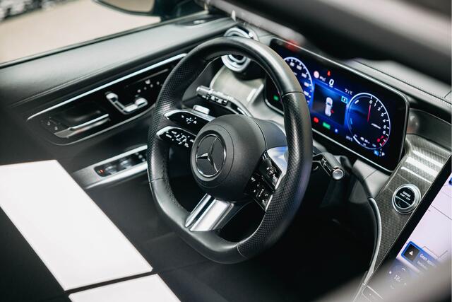 Mercedes-Benz GLC-KLASSE 300e 4MATIC AMG Line | Pano | Stoelverwarming | 360 camera |