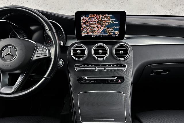 Mercedes-Benz GLC-KLASSE 350e 4MATIC Premium Plus | Elektrisch panoramadak | Leder | Camera | LED | Verwarmde stoelen