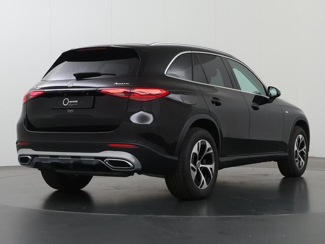 Mercedes-Benz GLC-KLASSE 300e 4MATIC Luxury Line | Rijassistentiepakket | Winter pakket | Trekhaak | 360 camera | Sfeerverlichting |
