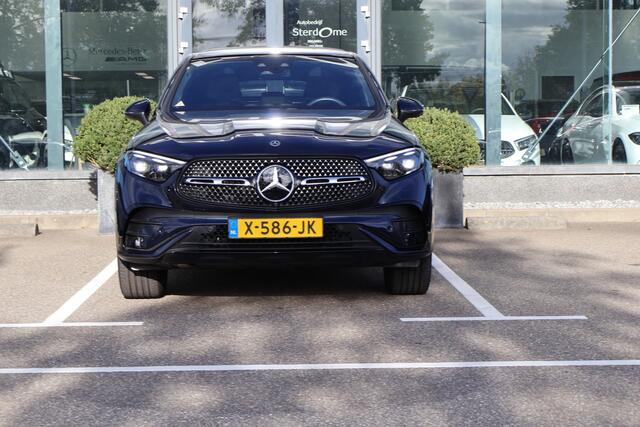 Mercedes-Benz GLC-KLASSE Coupé 300e 4MATIC AMG Line l Panoramadak l Niveau- regeling l KEYLESS GO l Rij-assistentie plus l Digital Light l Memory pakket l MBUX l 360 gr Camera l Trekhaak Wegklapbaar l DAB l Sfeerverlichting l Burmester l Night pakket l stoelverwarming V + A l