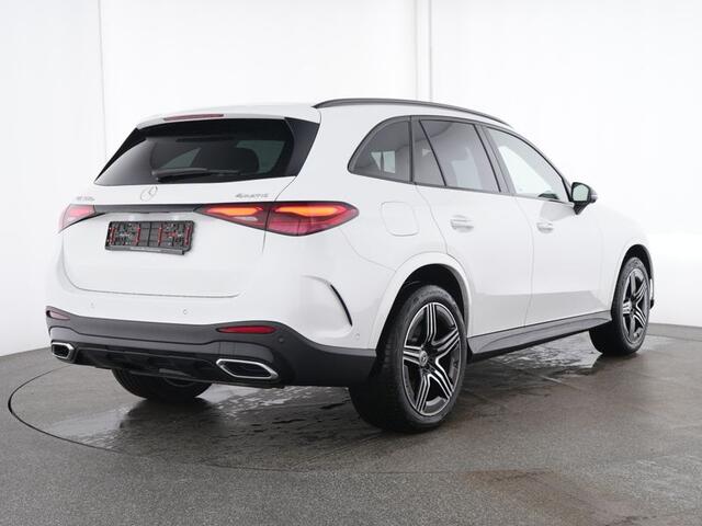 Mercedes-Benz GLC-KLASSE 300 e 4MATIC AMG Plug-In Hybride AMG Line Premium Plus | Almar Klasse 3 | Trekhaak | Night Pakket | Distronic | Panorama Schuif-Kanteldak. Inclusief 24 maanden MB Certified garantie voor Europa.