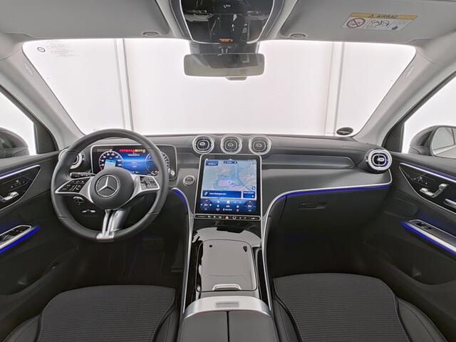 Mercedes-Benz GLC-KLASSE 300 e 4MATIC Plug-In Hybride Trekhaak | Sfeerverlichting | 19 Inch Velgen | Stuur en Stoelverwarming | Memory Voorstoelen. Inclusief 24 maanden MB Certified garantie voor Europa.