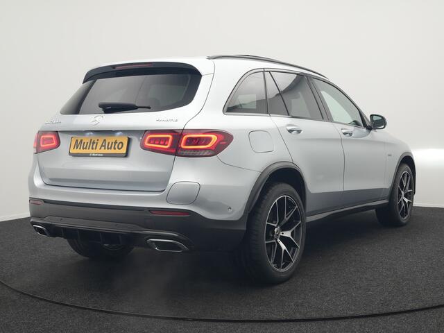Mercedes-Benz GLC-KLASSE 300e 4MATIC AMG Plug In Hybrid 320pk Dealer O.H PHEV | Panodak | Adaptive Cruise | Burmester Audio | Camera | 20"L.M | Lederen Sportstoelen Verwarmd | Apple Carplay | Blis | Sfeerverlichting | Navigatie | DAB |