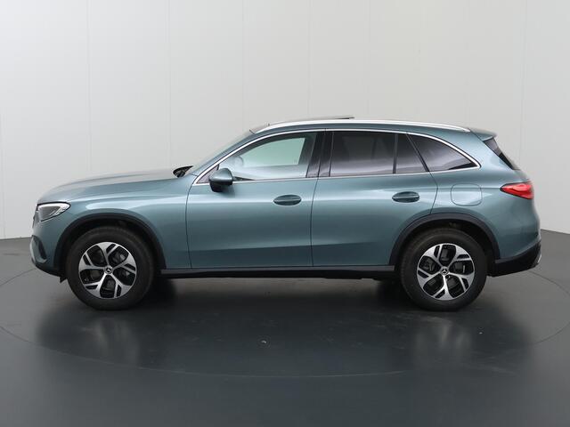 Mercedes-Benz GLC-KLASSE 300e 4MATIC Luxury Line | Panoramadak | Trekhaak | 360 camera | Winter pakket | Memory |