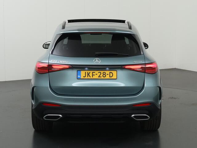 Mercedes-Benz GLC-KLASSE 300e 4MATIC AMG Line | Panoramadak | Trekhaak | Burmester | Keyless | Winter pakket | Night pakket |