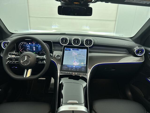 Mercedes-Benz GLC-KLASSE 300e 4MATIC Sport Edition | Premium pakket | Trekhaak | Nightpakket | Augmented Reality Navigation | Digital Light | Smartphone-integratie | 360° camera | Memorypakket |