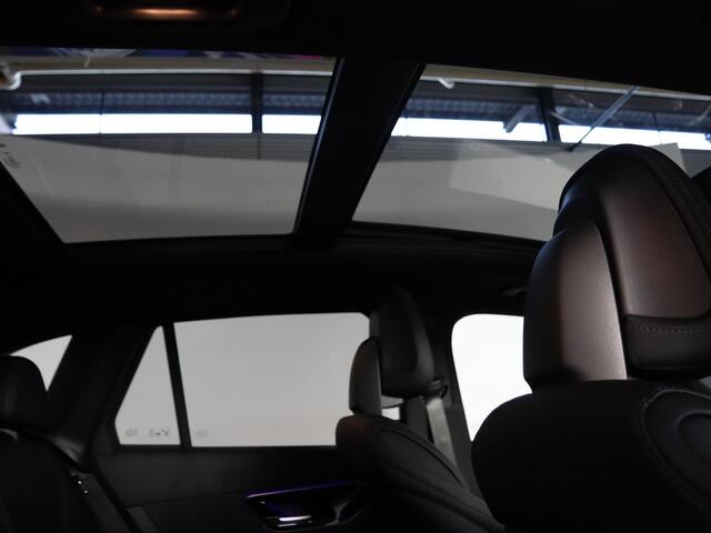 Mercedes-Benz GLC-KLASSE 300e 4MATIC Sport Edition | Panoramaschuifdak | Premium pakket | Nightpakket | 360° camera | Dodehoekassistent | DIGITAL LIGHT |