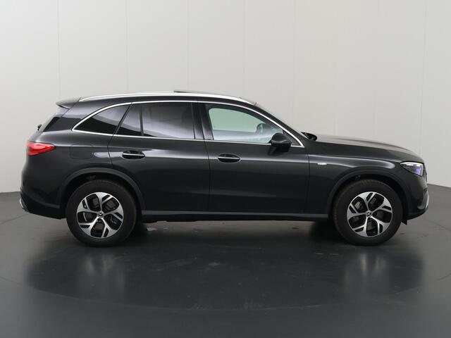 Mercedes-Benz GLC-KLASSE 300e 4MATIC Luxury Line | Panoramadak | Trekhaak | Distronic | Premium plus |