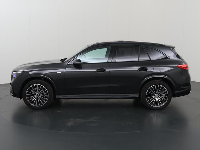 Mercedes-Benz GLC-KLASSE 300e 4MATIC AMG Line | Night | Panoramadak | Rij assistentie pakket | Digital light | Burmester | Winter pakket | Trekhaak |