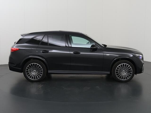 Mercedes-Benz GLC-KLASSE 300e 4MATIC AMG Line | Night | Panoramadak | Rij assistentie pakket | Digital light | Burmester | Winter pakket | Trekhaak |