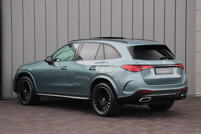 Mercedes-Benz GLC-KLASSE 300e AMG 4-Matic | 313PK | Massage | Head-up | Pano | Burmester | Sfeerverlichting | Stuurwielverw. | Distronic | Trekhaak | 2025.