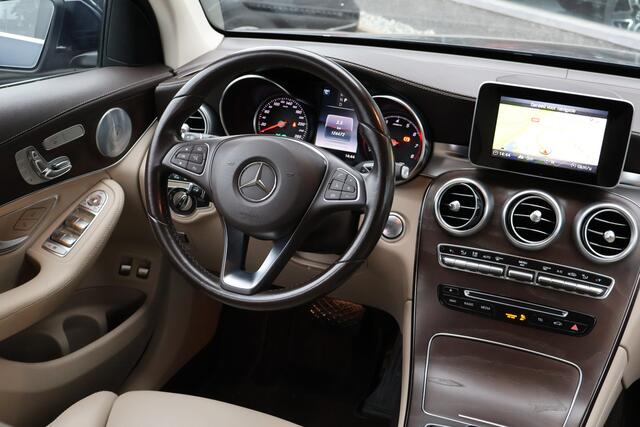 Mercedes-Benz GLC-KLASSE 250 4MATIC Premium Plus l Beige leder interieur l 360 gr Camera l DISTRONIC I Burmester l stoelverwarming l Memory l LEDl Trekhaak wegklapbaar l Elekt. bedienbare achterklep l Airco l l