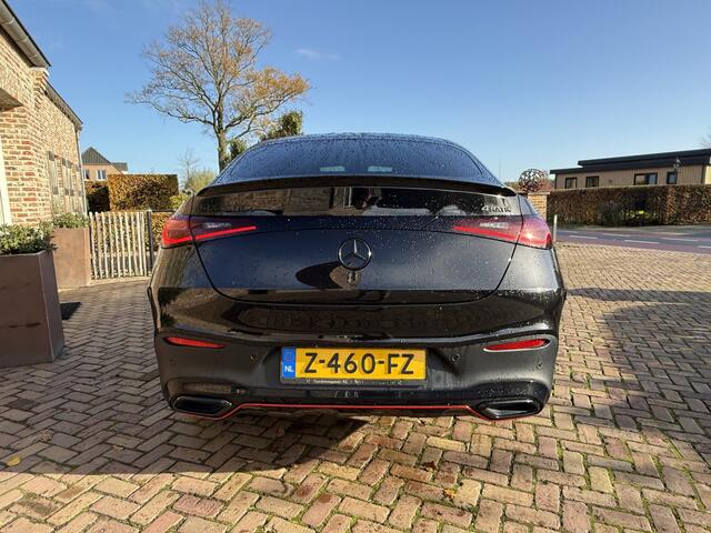 Mercedes-Benz GLC-KLASSE Coupé 300e 4MATIC AMG Line Plug-In Hybride | AMG Styling | Panoramadak | Sfeerverlichting | Trekhaak | LED Koplampen | Achteruitrijcamera | Easy-Pack Achterklep | Keyless-Go | BEZICHTIGEN OP AFSPRAAK