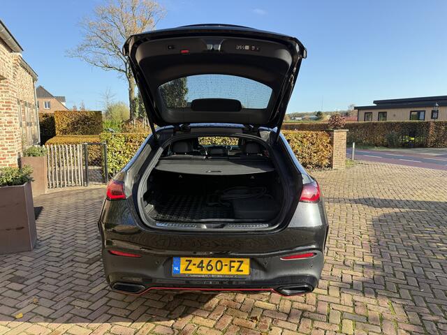 Mercedes-Benz GLC-KLASSE Coupé 300e 4MATIC AMG Line Plug-In Hybride | AMG Styling | Panoramadak | Sfeerverlichting | Trekhaak | LED Koplampen | Achteruitrijcamera | Easy-Pack Achterklep | Keyless-Go | BEZICHTIGEN OP AFSPRAAK