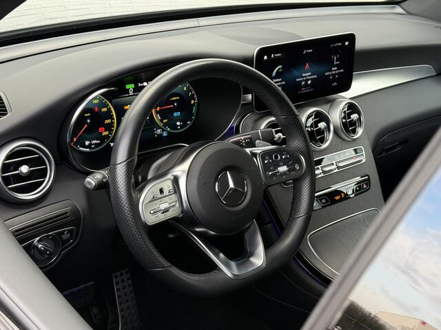 Mercedes-Benz GLC-KLASSE Coupé 300e 4MATIC Business Solution AMG | Trekhaak | MBUX | CarPlay | Camera | LED | 19 inch