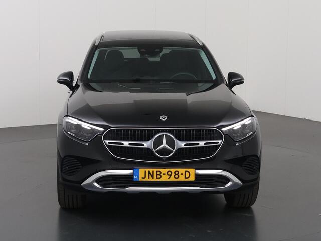 Mercedes-Benz GLC-KLASSE 300e 4MATIC Luxury Line | Panoramadak | Trekhaak | Winter pakket | Rij assistentiepakket | Premium pakket |