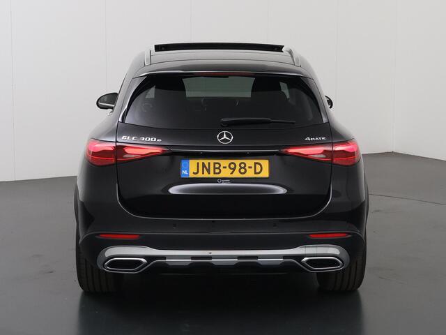 Mercedes-Benz GLC-KLASSE 300e 4MATIC Luxury Line | Panoramadak | Trekhaak | Winter pakket | Rij assistentiepakket | Premium pakket |