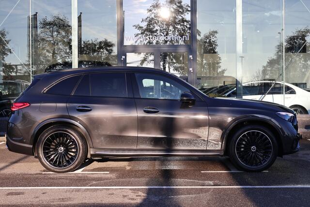 Mercedes-Benz GLC-KLASSE 300e 4MATIC AMG Line l Techniek pakket l Luchtvering l Panoramadak l Burmester l MULTIBEAM LED l Memory l Night pakket l MBUX l Head Up l THERMOTRONIC l Sfeerverlichting l 360 gr Camera l Elektrisch bedienbare achterklep l KEYLESS GO l Wegklapbare Trekhaa
