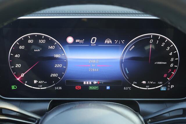 Mercedes-Benz GLC-KLASSE 300e 4MATIC AMG Line l Techniek pakket l Luchtvering l Panoramadak l Burmester l MULTIBEAM LED l Memory l Night pakket l MBUX l Head Up l THERMOTRONIC l Sfeerverlichting l 360 gr Camera l Elektrisch bedienbare achterklep l KEYLESS GO l Wegklapbare Trekhaa