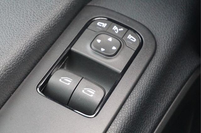 Mercedes-Benz SPRINTER 319CDI Select L2H2 10.25" Mbux, ACC, LED, 17" LM!! NR. 665