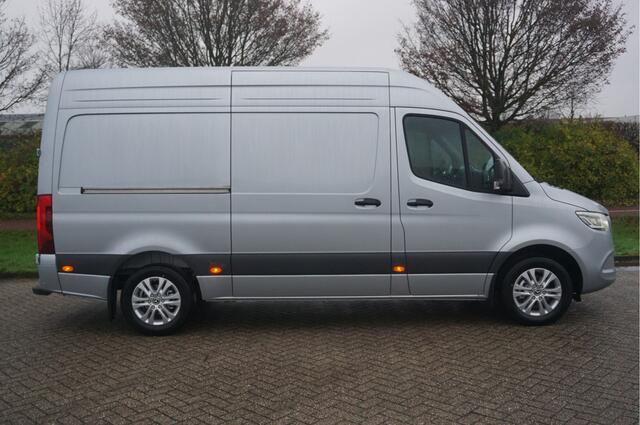Mercedes-Benz SPRINTER 319CDI Select L2H2 10.25" Mbux, ACC, LED, 17" LM!! NR. *556*