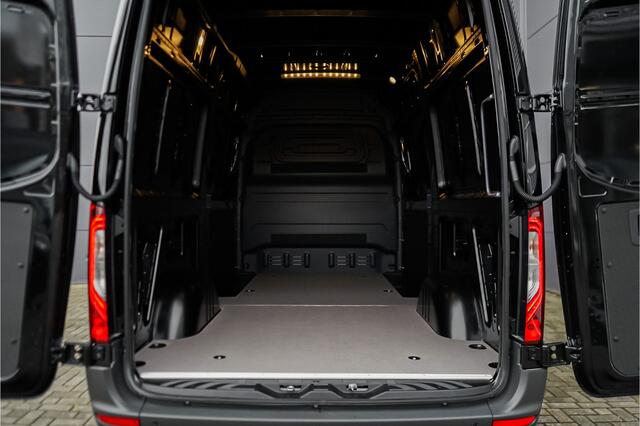 Mercedes-Benz SPRINTER 319 1.9 CDI L2H2 RWD 2x Auto Schuifdeur Distronic Camera Navi Trekhaak 3.5T