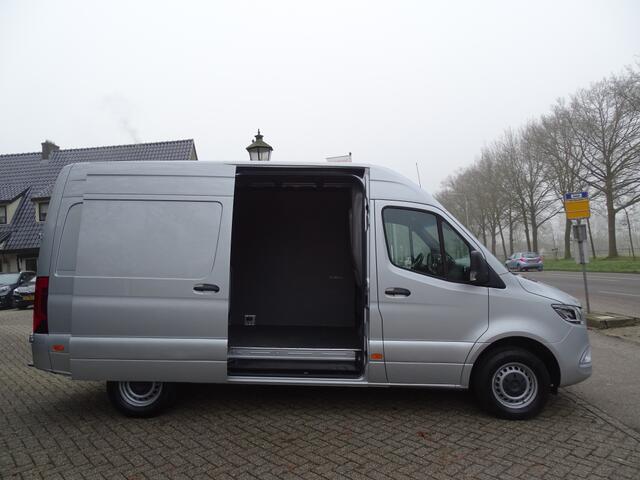 Mercedes-Benz SPRINTER 319 1.9 CDI L2H2 VOL OPTIES 1e eig
