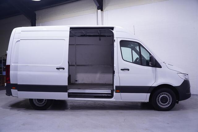 Mercedes-Benz SPRINTER 317 CDI 170 pk Aut. L2H2 Navi, Camera Laadruimte Pakket, Cruise Control, PDC V+A, 3-Zits