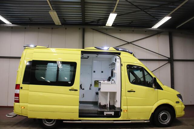 Mercedes-Benz SPRINTER 319 CDI L2H2 AMBULANCE AUTOMAAT Mercedes-benz Sprinter 319 CDI L2H2 AMBULANCE AUTOMAAT Euro 6 Ziekenwagen Rettungswagen Krankenwagen
