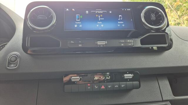 Mercedes-Benz SPRINTER Rolstoelbus voorinstap 2025