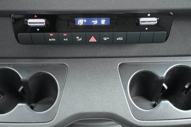 Mercedes-Benz SPRINTER 317 CDI L3H2 Pro 3500 kg Trekhaak, LED, Climate control