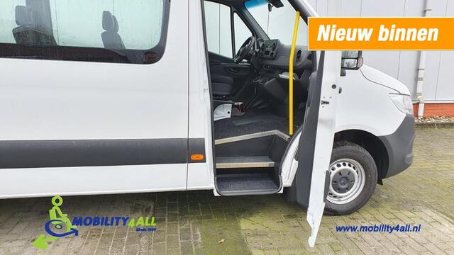 Mercedes-Benz SPRINTER NIEUWE TAXI ROLSTOELBUS met verlaagde voorinstap.