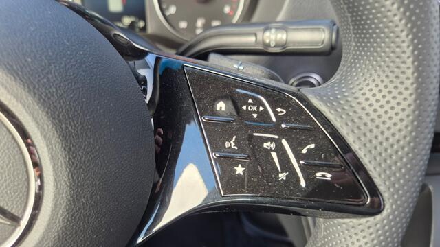 Mercedes-Benz SPRINTER NIEUWE TAXI ROLSTOELBUS met verlaagde voorinstap.