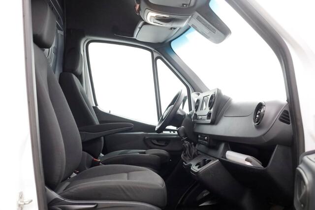 Mercedes-Benz SPRINTER 311 CDI 115pk RWD L2H2 Servicewagen Airco/Camera/230V 02-2022