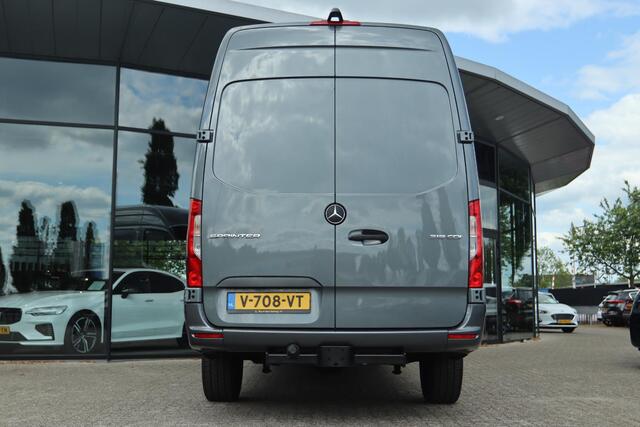Mercedes-Benz SPRINTER 319 3.0 CDI V6 AUT. L3H2 - 3500 KG TREKHAAK Mercedes-Benz Sprinter 319 3.0 CDI V6 AUT. L3H2 - 3500 KG TREKHAAK | MBUX BREEDBEELD | 18 INCH LMV | CAMERA