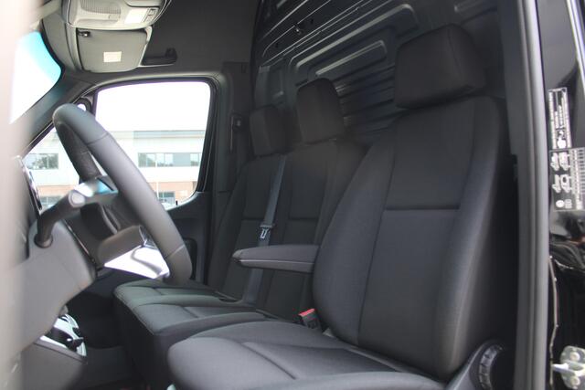 Mercedes-Benz SPRINTER 317CDI L2H2 Pro - Mbux 10 - 3.5t Trekhaak - Betimmering - Camera - Carplay - Bind spot - Cruise - Smartphone integratie - Rijklaar