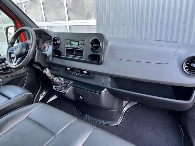 Mercedes-Benz SPRINTER 514 2.2 CDI Kipper Airco Trekhaak 3500kg trekgewicht Telefoonverbinding 3-Persoons Gereedschapskist Kieper Open laadbak Bpm vrij voor particulier gebruik!!