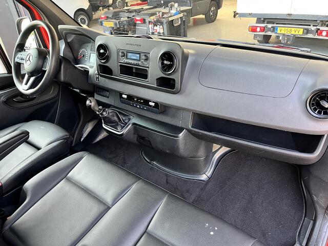 Mercedes-Benz SPRINTER 514 2.2 CDI Kipper Airco Trekhaak 3500kg trekgewicht Telefoonverbinding 3-Persoons Gereedschapskist Kieper Open laadbak Bpm vrij voor particulier gebruik!!