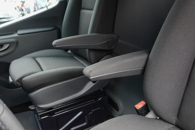 Mercedes-Benz SPRINTER 4x4 319Cdi 190Pk 9G-tronic | L2H1 | 2xSchuifdeur | 4WD | AWD | Bullbar | Treeplanken | 19'' All Terrain | Tenoriet Grijs