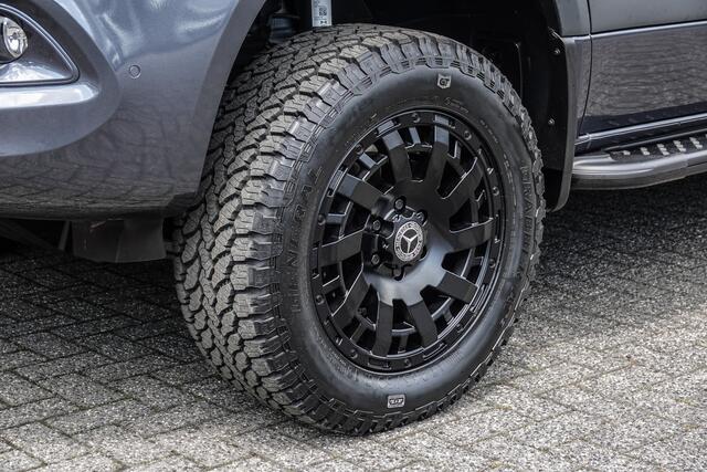 Mercedes-Benz SPRINTER 4x4 319Cdi 190Pk 9G-tronic | L2H1 | 2xSchuifdeur | 4WD | AWD | Bullbar | Treeplanken | 19'' All Terrain | Tenoriet Grijs