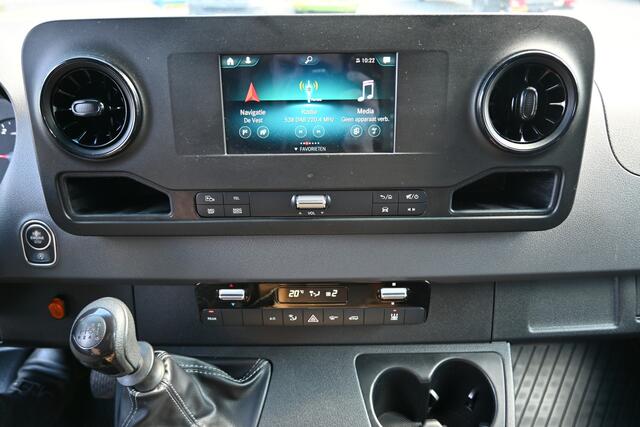 Mercedes-Benz SPRINTER 319 CDI 3.0 V6 L2H2 3500 kg Trekhaak, Geveerde stoelen, MBUX navigatie en camera