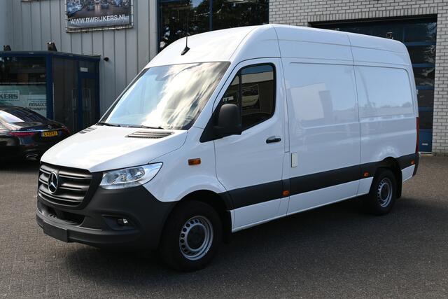 Mercedes-Benz SPRINTER 319 CDI 3.0 V6 L2H2 3500 kg Trekhaak, MBUX navigatie en camera, Geveerde stoelen