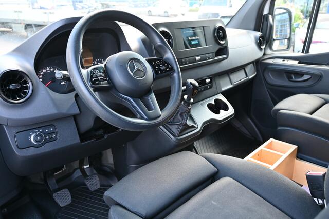 Mercedes-Benz SPRINTER 319 CDI 3.0 V6 L2H2 3500 kg Trekhaak, MBUX navigatie en camera, Geveerde stoelen
