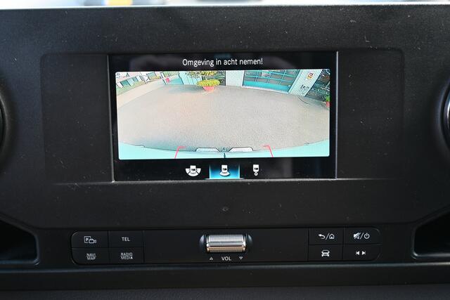 Mercedes-Benz SPRINTER 319 CDI 3.0 V6 L2H2 3500 kg Trekhaak, MBUX navigatie en camera, Geveerde stoelen