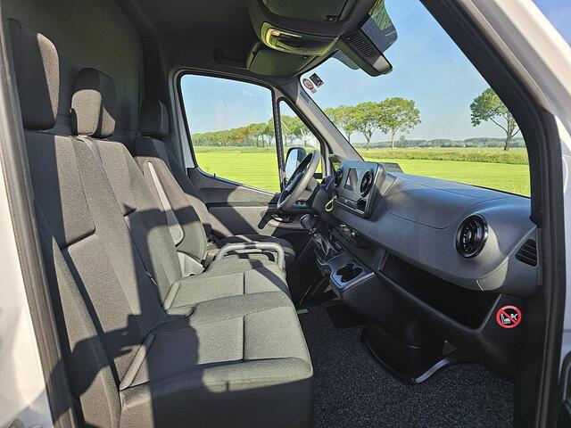 Mercedes-Benz SPRINTER 317 1.9 CDI L3 RWD Base Bakwagen Laadklep Airco Mbux 170Pk Euro6!