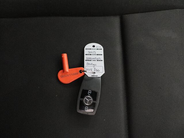 Mercedes-Benz SPRINTER 515CDI Bakwagen+Laadklep | Dakspoiler | Airco | Cruise | 3-Persoons