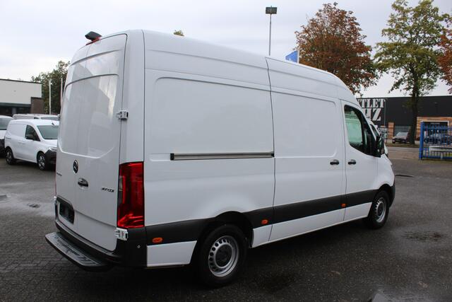 Mercedes-Benz SPRINTER 317 CDI L2H2 MBUX met navigatie en parkeerpakket en camera
