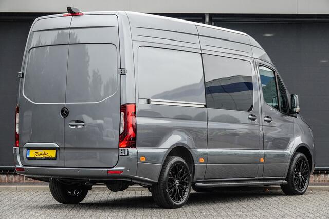 Mercedes-Benz SPRINTER L2H2 319Cdi 190Pk 9G-Tronic | Dubbel Cabine | 5-Persoons | RWD | 2xSchuifdeur | 360° Camera | Treeplanken | Selenietgrijs
