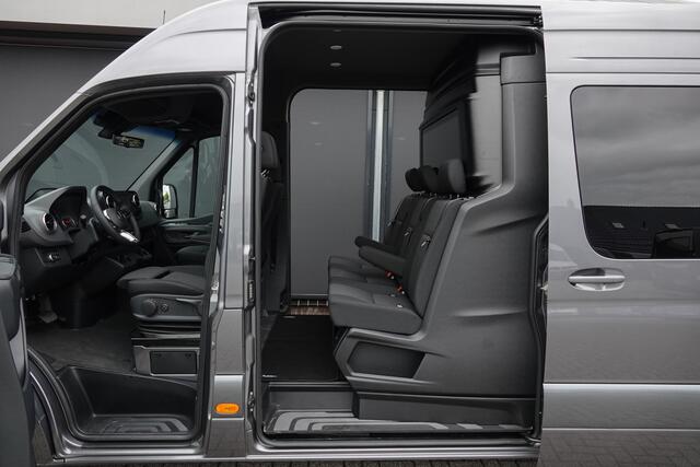 Mercedes-Benz SPRINTER L2H2 319Cdi 190Pk 9G-Tronic | Dubbel Cabine | 5-Persoons | RWD | 2xSchuifdeur | 360° Camera | Treeplanken | Selenietgrijs