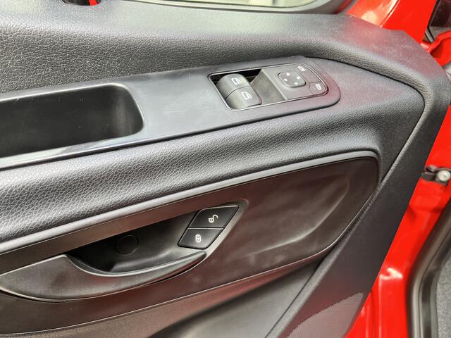 Mercedes-Benz SPRINTER 514 2.2 CDI Kipper Airco Trekhaak 3500kg trekgewicht Telefoonverbinding 3-Persoons Gereedschapskist Kieper Open laadbak Bpm vrij voor particulier gebruik!!